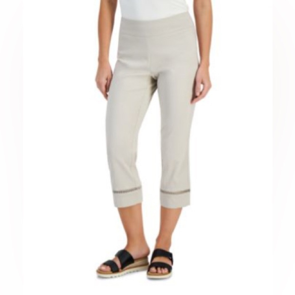 JM Collection Beige Khaki XL Capris Woven Lace Trim